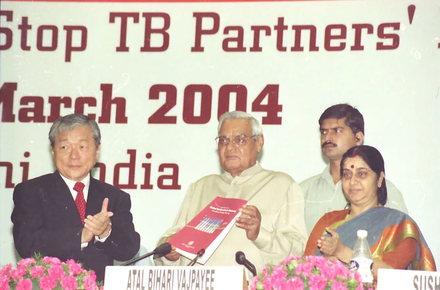 The Prime Minister Shri Atal Bihari Vajpayee and the Minister for Health and Family Welfare Smt. Sushma Swaraj at the inauguration of the ' Second Stop T.B. Partners' forum', in New Delhi on March 24,