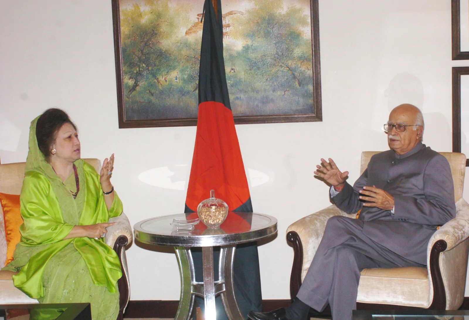 The Leader of Opposition (India) Shri L.K. Advani calls on the Prime Minister of Bangladesh Ms Khaleda Zia, in New Delhi on March 22, 2006.
