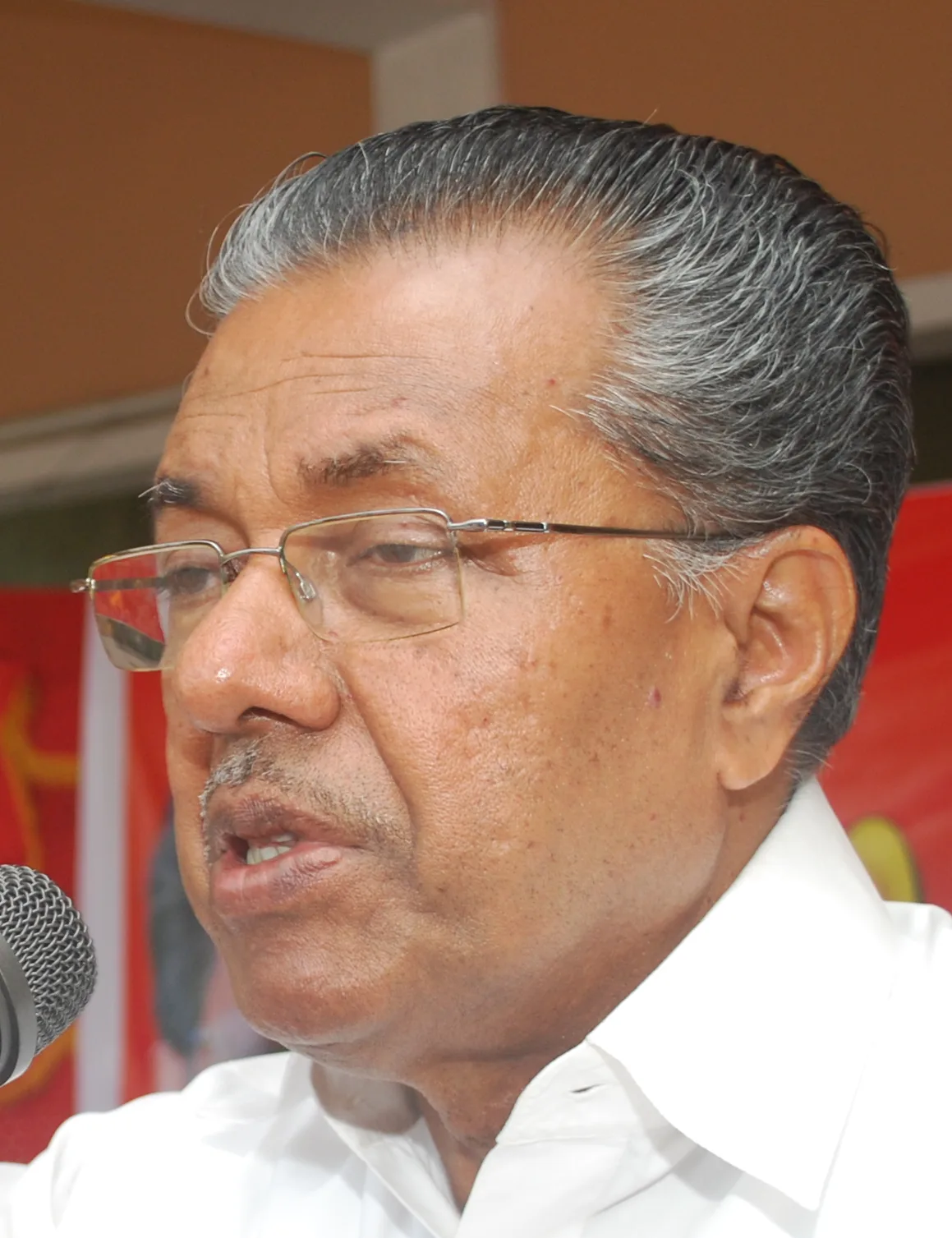 pinarayi vijayan during Assembly election at kollam
